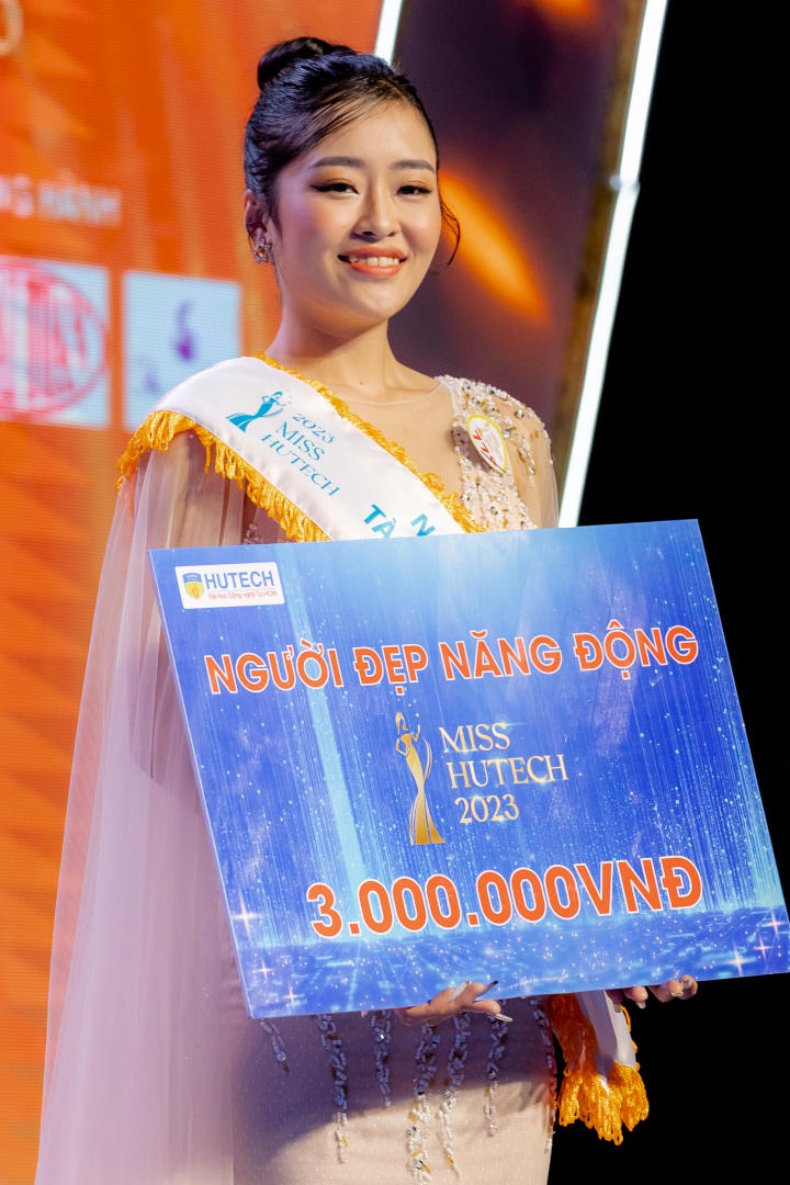 Nữ sinh Nguyễn Thị Tuyết Nhung đăng quang Hoa khôi Miss HUTECH 2023 345