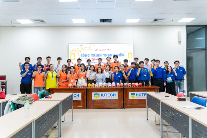 Nuôi mầm sẻ chia: Khoa Công nghệ thông tin nghiệm thu công trình thanh niên "Tô thêm sắc Xuân" 49