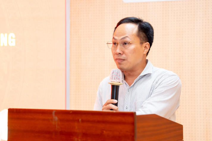 HUTECH trao tặng Huy hiệu 55 năm tuổi Đảng cho TS. Hồ Ngọc Bá 51