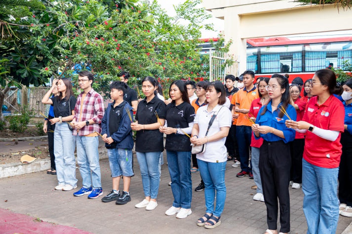 Viện Công nghệ Việt - Nhật HUTECH lan tỏa yêu thương tại tỉnh Long An 13