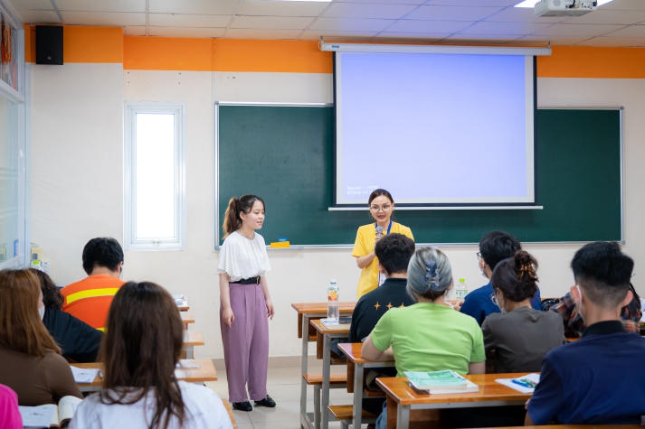 Students of Ritsumeikan Asia Pacific University (APU) allowed to set up their own classes during their internships at HUTECH 33