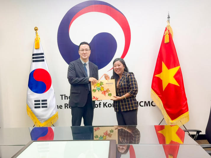 Khoa Hàn Quốc học HUTECH thắt chặt hợp tác giáo dục với Tổng Lãnh sự quán Hàn Quốc 18
