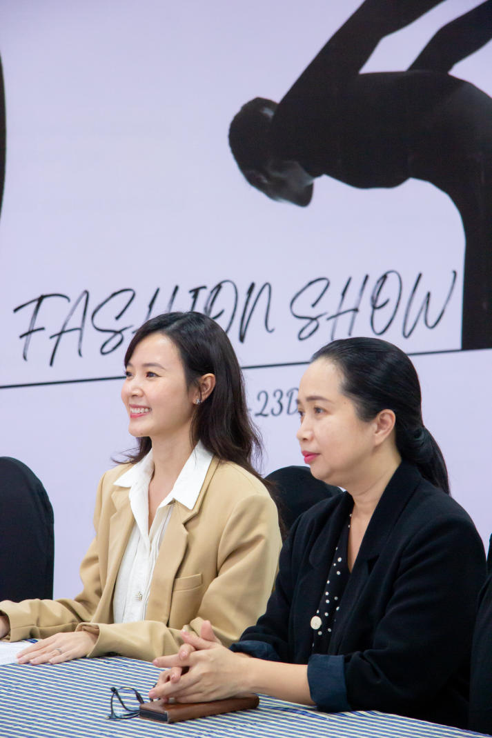 [Video] Trình diễn đồ án trang phục công sở của sinh viên Thiết kế thời trang: Giao thoa sáng tạo và ứng dụng 16