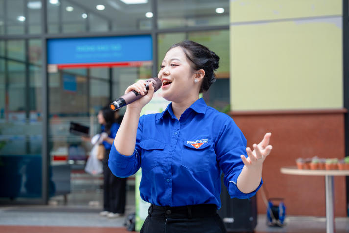 Thanh âm tuổi trẻ lan tỏa tinh thần Tháng Thanh niên tại HUTECH 41