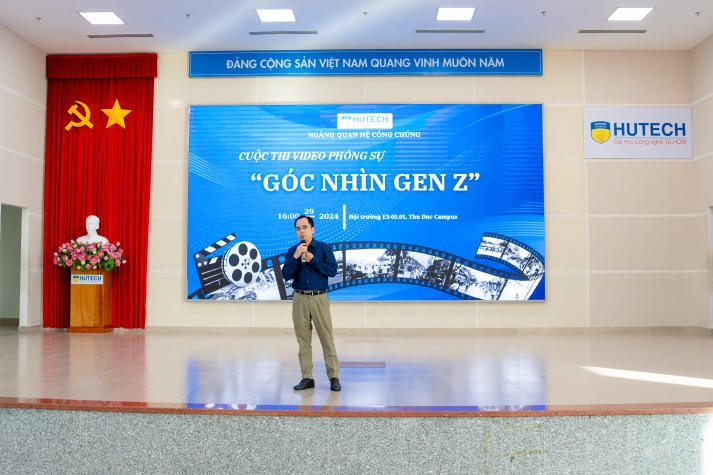 Sinh viên Quan hệ công chúng trình làng các video phóng sự và tỏa sáng tại Đêm tiệc "Dạ Huyền" 33