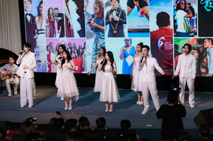 Sinh viên Viện Văn hóa - Nghệ thuật - Thể thao chung tay cùng đêm nhạc “Dệt Một Thời Đại” 72