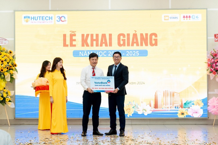 GS.TSKH. Hồ Đắc Lộc: “Bài học vỡ lòng là tình yêu Tổ quốc, yêu đồng bào và lòng trung thực” 93