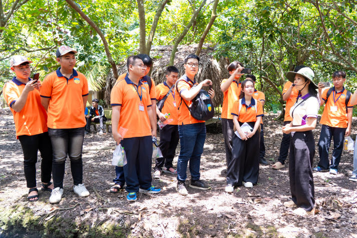 Sinh viên HUTECH tìm cơ hội khởi nghiệp từ mô hình nông nghiệp và du lịch sinh thái tại xã Bình Mỹ 73