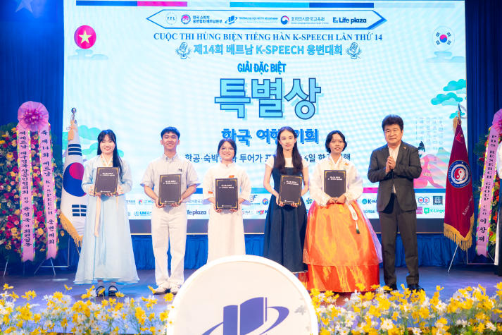 Từ câu chuyện về Vua Sejong, nữ sinh VKIT chinh phục giải Đặc biệt K-Speech Việt Nam 2026 44