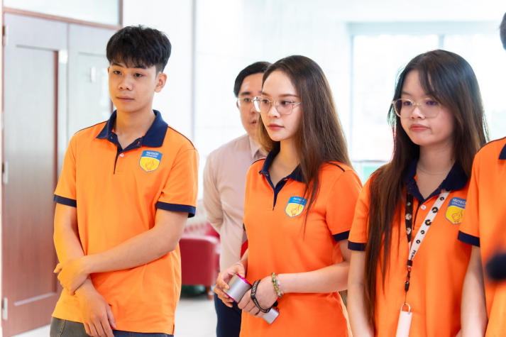 Sinh viên Công nghệ sinh học khám phá “hệ sinh thái lợi khuẩn” hiện đại tại Nhà máy Yakult Việt Nam 28