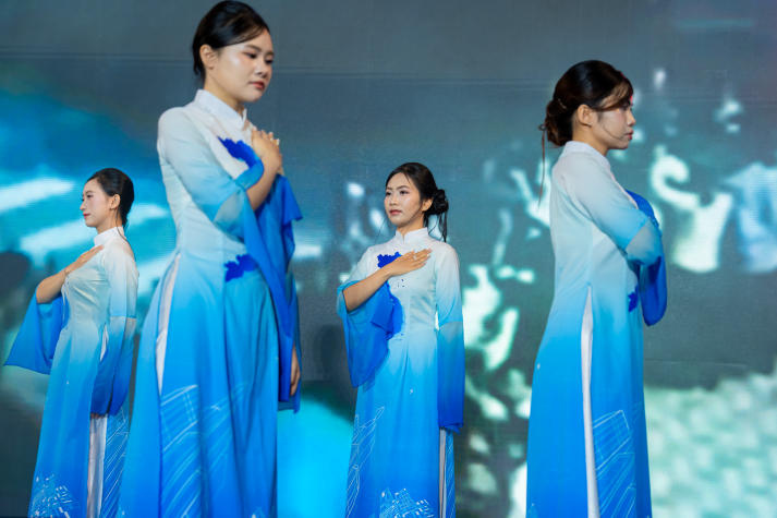 Sinh viên HUTECH thắp sáng niềm tự hào Việt qua chuỗi đồ án nghệ thuật hoành tráng 148