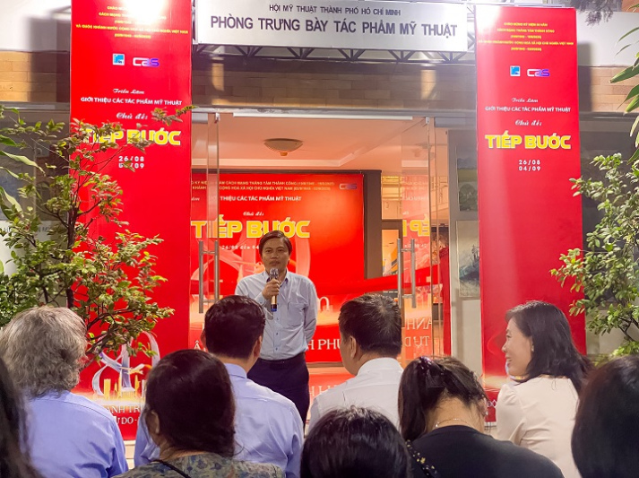 Giảng viên ngành Nghệ thuật số giới thiệu tác phẩm tại Triển lãm Mỹ thuật chào mừng 80 năm Ngày Quốc khánh 5