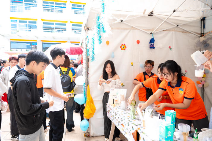 A burst of cultural colors at the Vietnam - Korea Cultural Festival 2025: Connection and integration 20