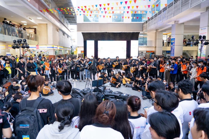 [Video] Sinh viên HUTECH ngao du xứ sở kim chi tại “VKIT’s Culture Festival 2023” 148