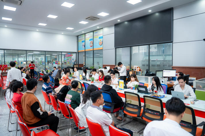 Tân sinh viên HUTECH đến trường nhập học từ sáng sớm 64