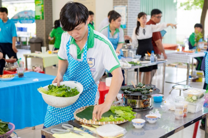 Viện Khoa học Ứng dụng HUTECH mang kiến thức dinh dưỡng đến với học sinh Trường THPT Dương Văn Thì 78