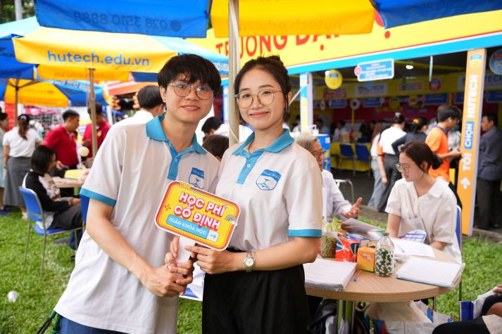 HUTECH cùng sĩ tử 2k8 tháo gỡ băn khoăn chọn Trường tại Ngày hội lựa chọn nguyện vọng xét tuyển 2026 86