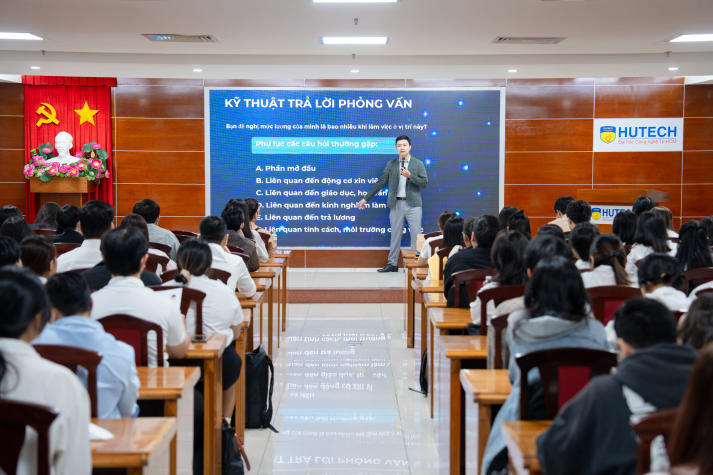 Trải nghiệm phỏng vấn cùng nhà tuyển dụng, sinh viên Khoa Tiếng Anh tăng kỹ năng nghề nghiệp 103