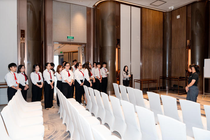 [Ảnh] Sinh viên Quản trị Du lịch - Nhà hàng - Khách sạn khám phá dịch vụ cao cấp tại Hilton Saigon 71