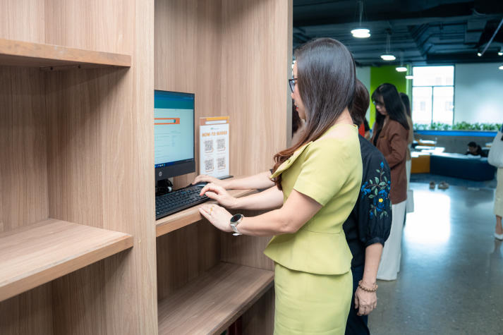 HUTECH làm việc với UEH, trao đổi kinh nghiệm phát triển bền vững trong giáo dục đại học 97