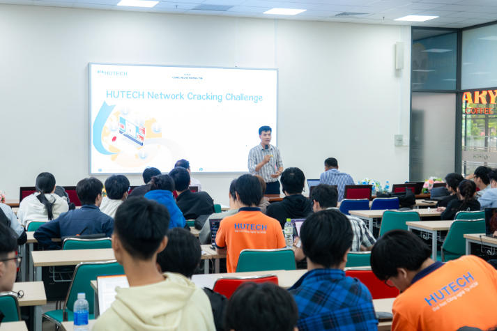 Bản lĩnh IT-ers bùng nổ tại Chung kết Cuộc thi HUTECH Network Cracking 2025 9