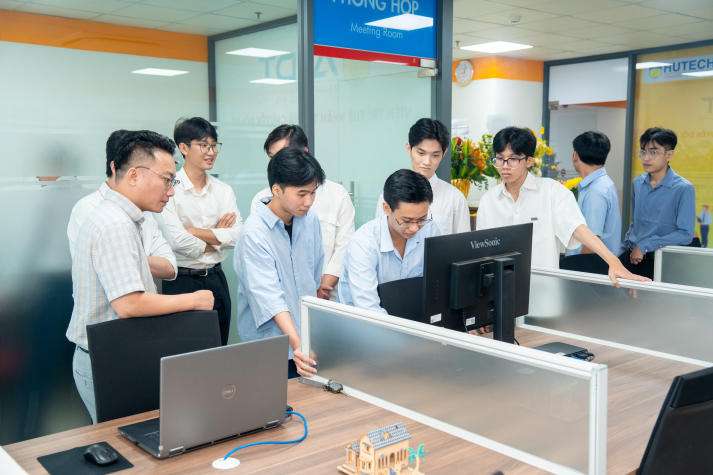 [Video] HUTECH ra mắt Viện Trí tuệ nhân tạo & Chuyển đổi số, đưa nghiên cứu AI vào giảng đường và doanh nghiệp 49