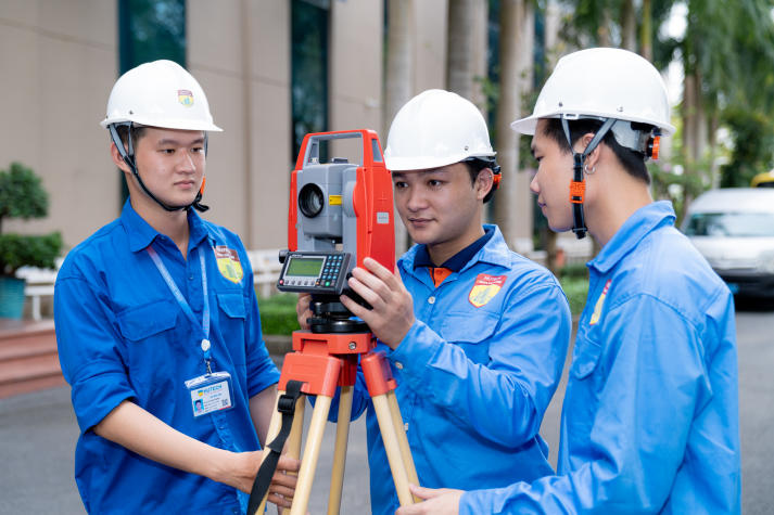 Khối ngành Kỹ thuật - Công nghệ HUTECH xét học bạ từ 18 điểm, học phí khoảng 10 triệu/học kỳ 24