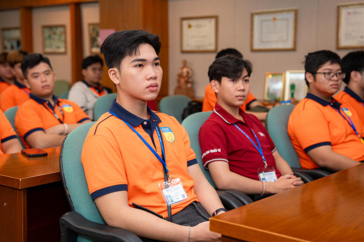 [Video] Trải nghiệm thực tế: Sinh viên Viện Đào tạo quốc tế học Logistics tại Kho Ngoại quan Tân Thuận 19