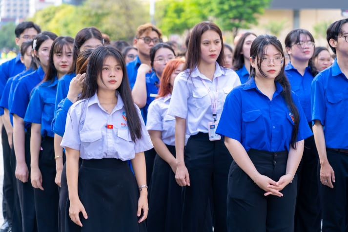 Tuổi trẻ HUTECH dâng hoa tưởng nhớ Bác, tiếp nối giá trị lịch sử và tinh thần cống hiến 44