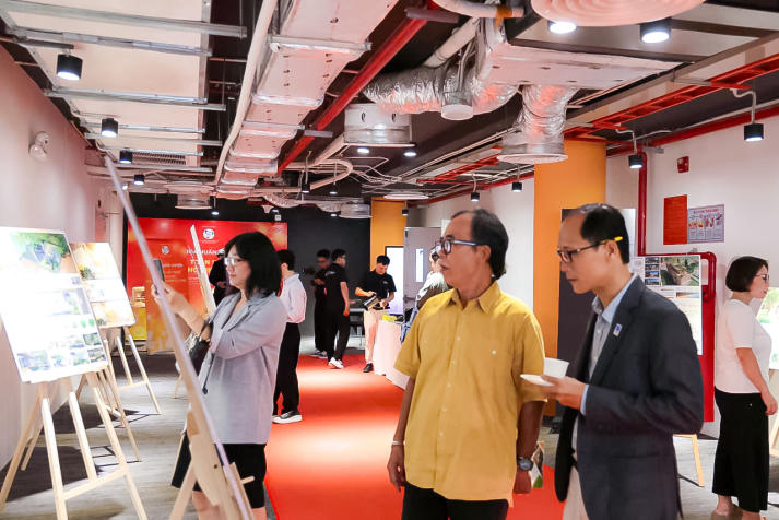 Sinh viên Khoa Kiến trúc - Mỹ thuật tiếp cận xu hướng đô thị xanh tại Smart Green Living Expo 2026 41
