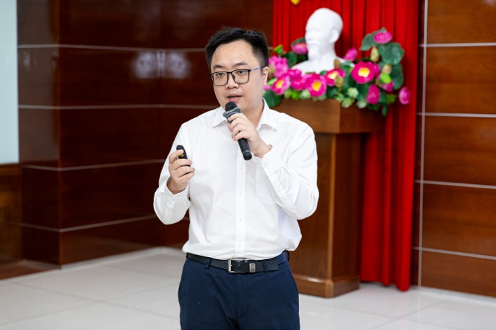 Trang bị kiến thức về giáo dục giới tính và kỹ năng sống an toàn cho sinh viên VJIT 37