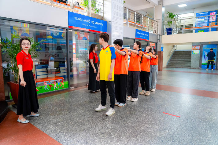 [Ảnh] HUTECH Mission 2026 kết nối sức trẻ Khoa Tài chính - Thương mại 87
