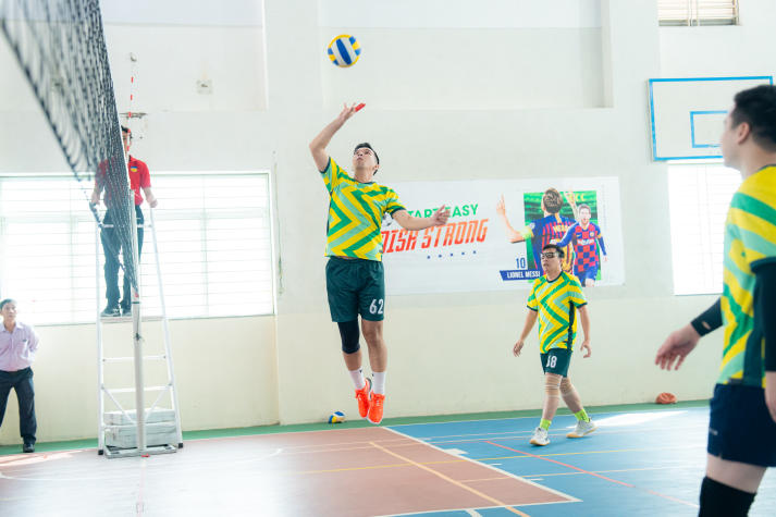 [Hội thao CB-GV-NV HUTECH 2025]: TT.TVTS-TT.TrT-TT.Mar-PTTH, P.ĐT-P.KT-TT.DHS bảo vệ thành công ngôi vương Bóng chuyền nam, nữ 33