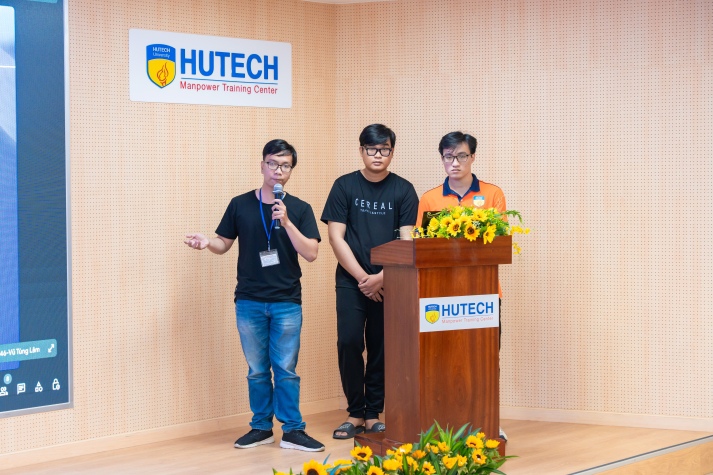 [Video] Tỏa sáng tại HDBank Hackathon 2024: Sinh viên IT HUTECH và dự án “EmoWatch” 23