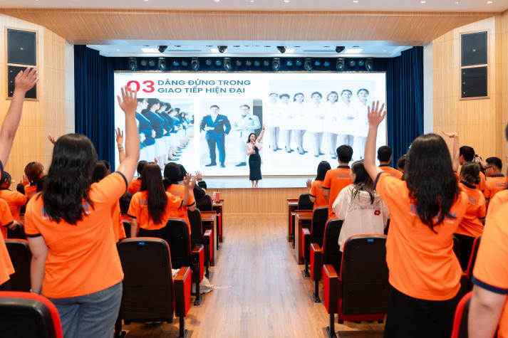 Hoàn thiện hình ảnh cá nhân, sinh viên HUTECH tự tin tỏa sáng với phong thái chuyên nghiệp 9