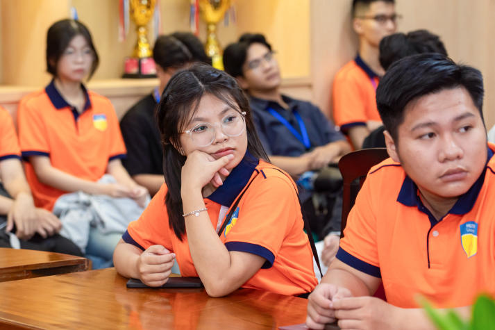 Tập huấn Ban cán sự khóa 2025: Rèn kỹ năng, khẳng định bản lĩnh thủ lĩnh sinh viên HUTECH 46