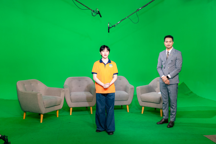 Sinh viên Quan hệ công chúng khám phá hậu trường sản xuất truyền hình tại HTV 27