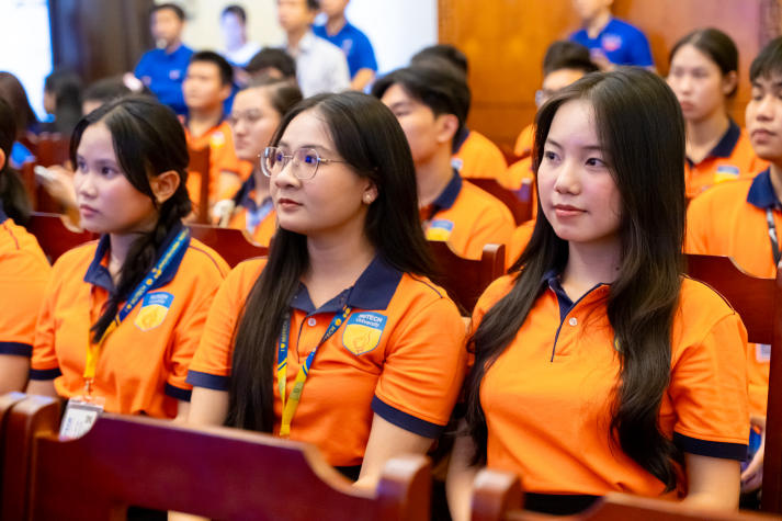 Sinh viên Khoa Tài chính - Thương mại khám phá hành trình phát triển của dòng tiền tại Ngân hàng Nhà nước Việt Nam 24