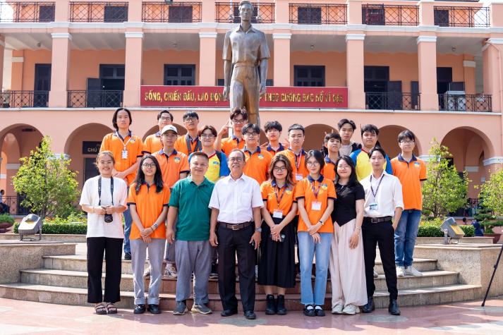 Số hoá Bảo tàng Hồ Chí Minh: Trải nghiệm độc đáo của sinh viên ngành Nghệ thuật số HUTECH 77