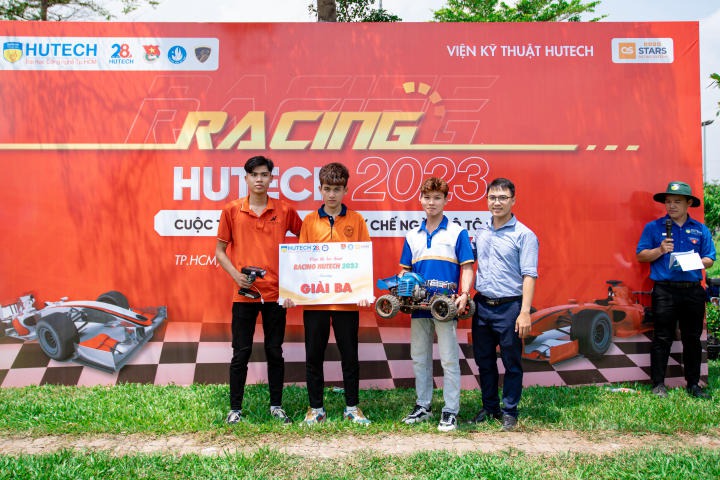 Sinh viên Viện Kỹ thuật chinh phục đường đua “Racing HUTECH” lần VI đầy gay cấn 93