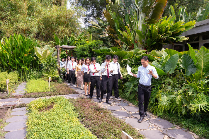 Exploring a Green Resort Experience with HUTECH Students at An Lam Retreats Saigon River 57