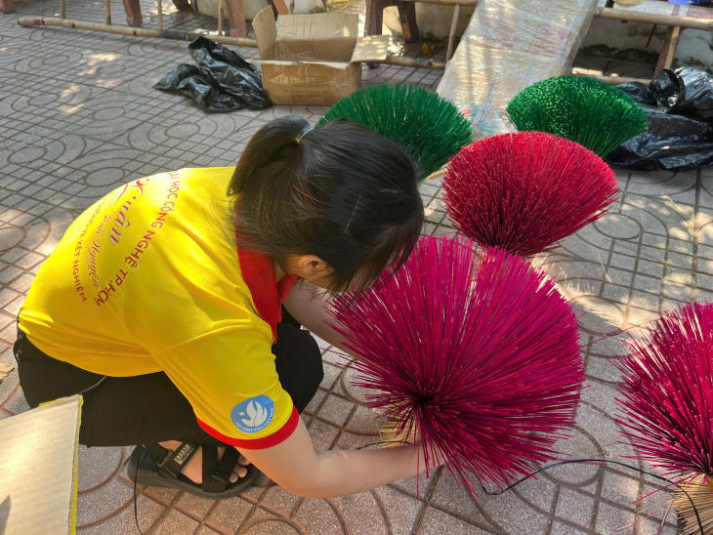 Sinh viên Khoa Điều dưỡng - Kỹ thuật y học và dấu ấn Xuân tình nguyện gắn với chăm sóc sức khỏe cộng đồng 123