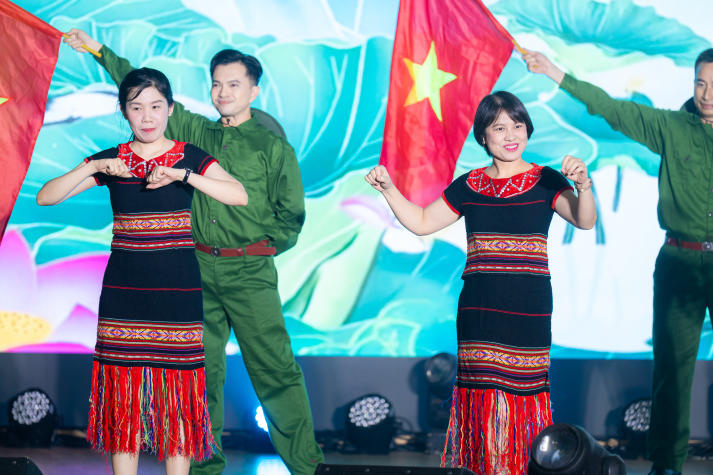 Một mùa giai điệu thăng hoa: HUTECH tôn vinh tháng 11 qua “Tiếng hát từ giảng đường” 2025 29