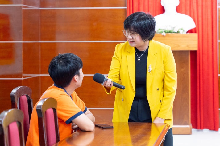 Sinh viên Khoa Quản trị kinh doanh HUTECH mở rộng hiểu biết về công việc và cuộc sống cùng chuyên gia 80