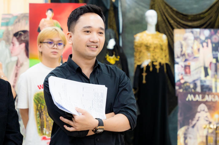 [Video] Sinh viên Thiết kế thời trang HUTECH “trình làng” loạt đồ án tốt nghiệp với nhiều ý tưởng độc đáo 241