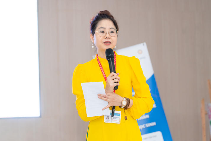 Sinh viên Tâm lý học lan tỏa thông điệp sức khỏe tinh thần đến học sinh THPT Tân Túc 82