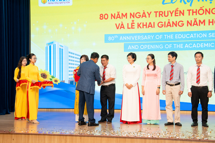 HUTECH opens the 2025-2026 academic year alongside the national celebration of 80 years of Vietnam’s education 117