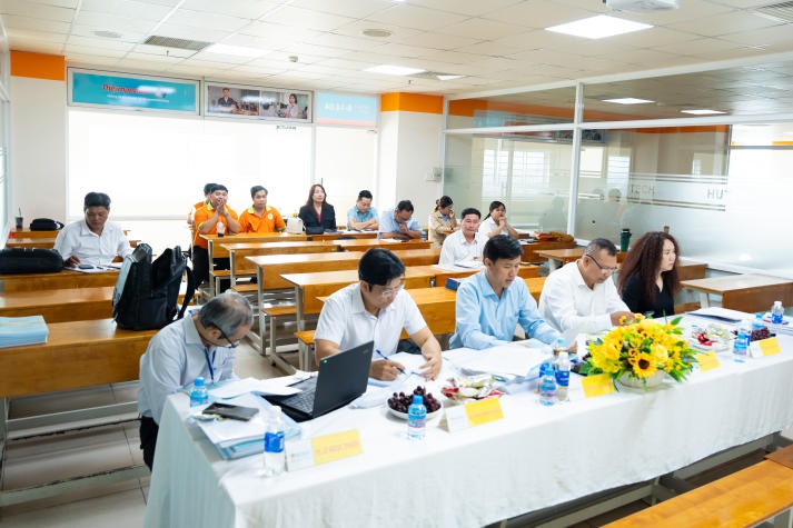 ​Thêm 07 học viên cao học ngành Luật kinh tế bảo vệ thành công luận văn/đề án Thạc sĩ 11