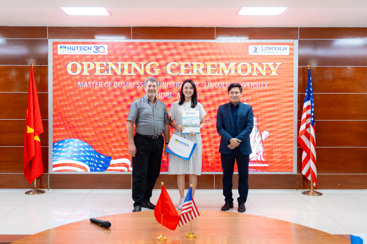 Viện Đào tạo Quốc tế tổ chức Lễ Khai giảng Chương trình Thạc sĩ Quản trị kinh doanh liên kết với ĐH Lincoln 78