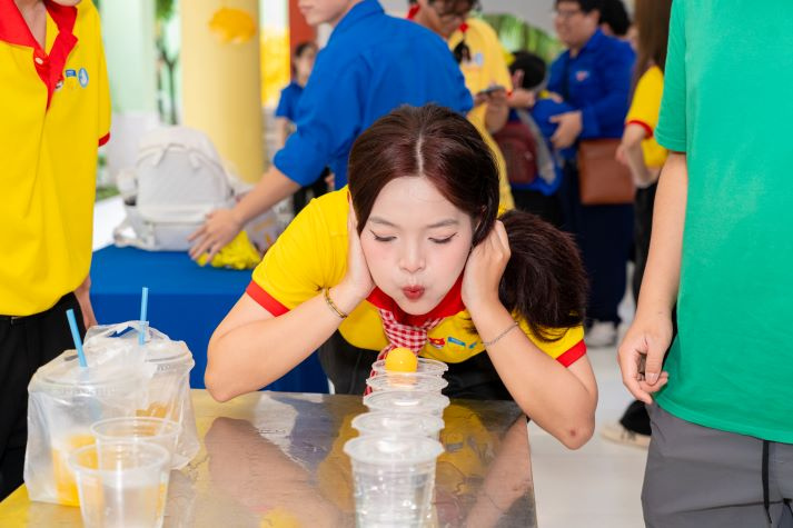 Khi mùa xuân được sẻ chia: Tuổi trẻ Khoa Tài chính - Thương mại mang Tết đến với thiếu nhi khó khăn 79